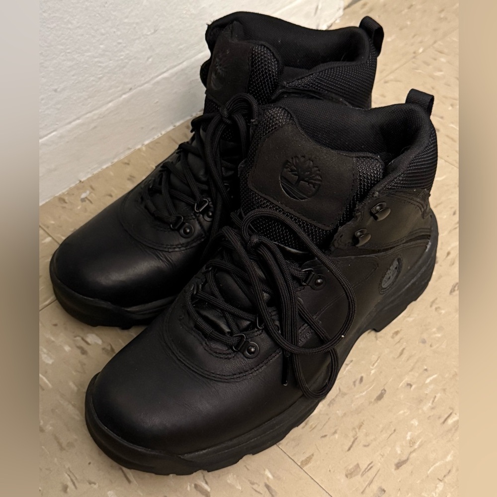 Timberland Boots size 8.5 in black